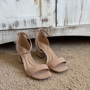 BRAND NEW, NEVER worn Kelly & Katie Blush Block Heel Sandals